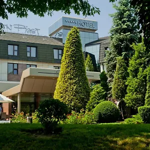 ***** Hotel & Polska